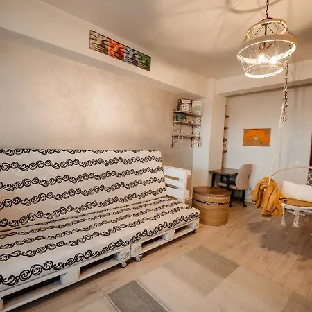 Otel Bright And Cozy Design Apt With Office Kaloşvar